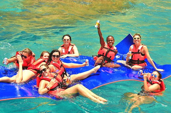 People Having Fun in Cabo San Lucas Private Tour